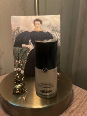 Giorgio Armani Luminous Silk Foundation - shade 4 full size bottle